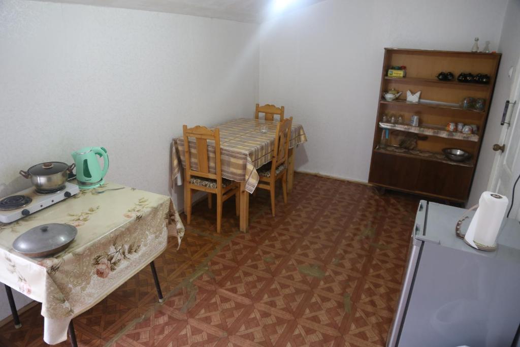 N&N Guest House room 1